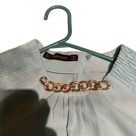 EUC Zara Top in Blue with Ruffles on Shoulders and Chain at Neck - Picture 4 of 7